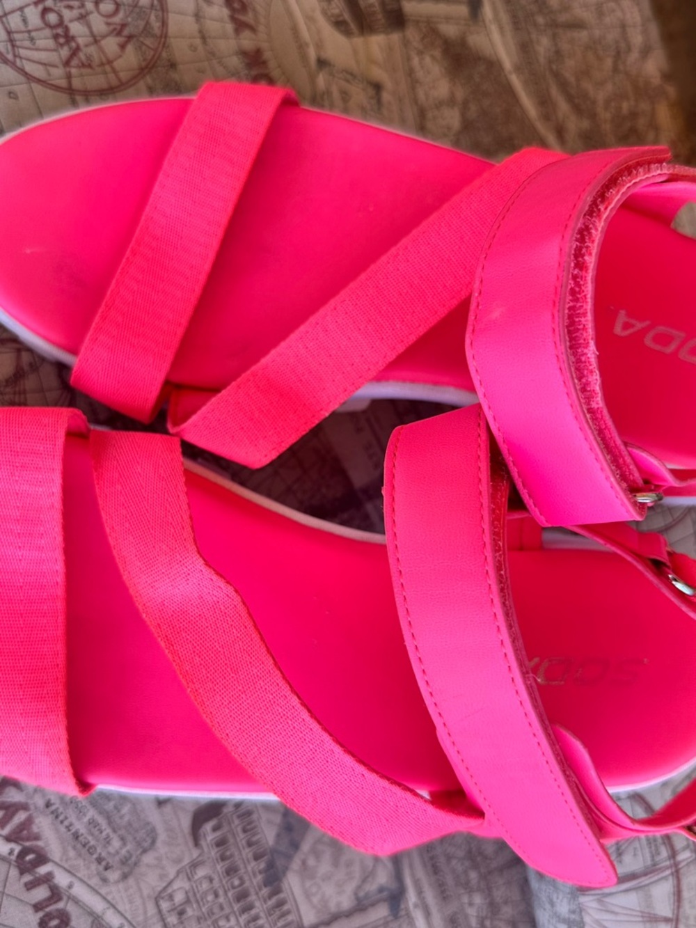 Soda Neon Pink Platform Sandals Size 8 | Chunky Sporty Y2K Barbiecore - Picture 4 of 7